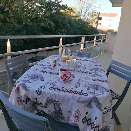 T2 Lumineux-150m Plage-wifi Apartamento